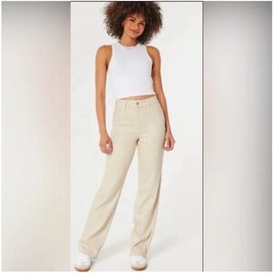 Hollister Ultra High Rise‎ Dad jeans in cream- worn maybe 2-3x-no flaws